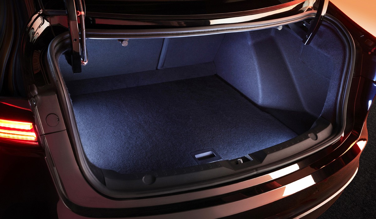 Mobilize Limo: новый седан компании Renault для такси и проката Mobilize Limo: новый седан компании Renault для такси и проката