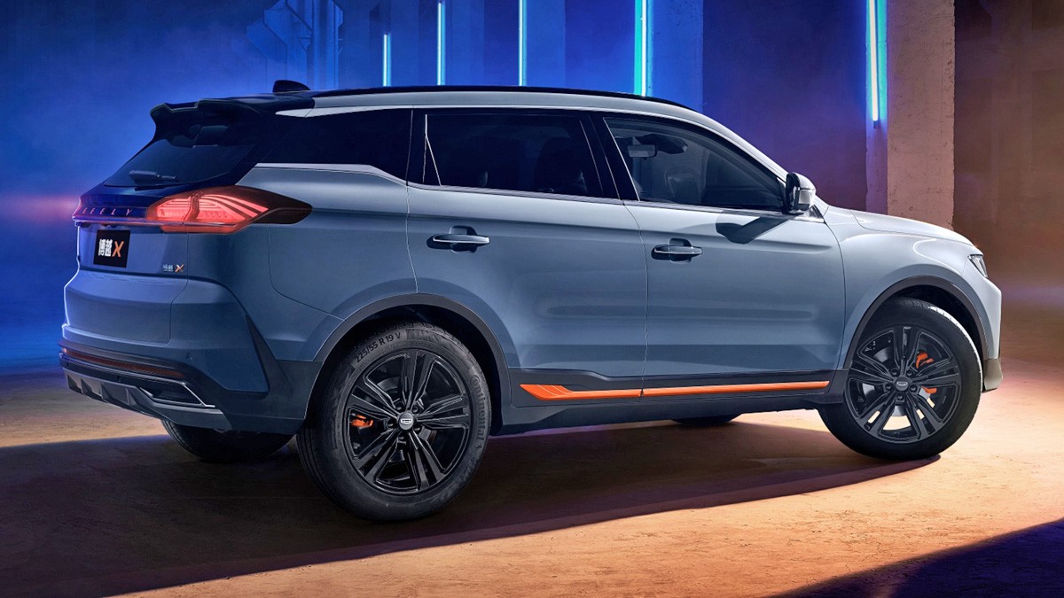 Кроссовер Geely Boyue X примерил икс-фейс Кроссовер Geely Boyue X примерил икс-фейс