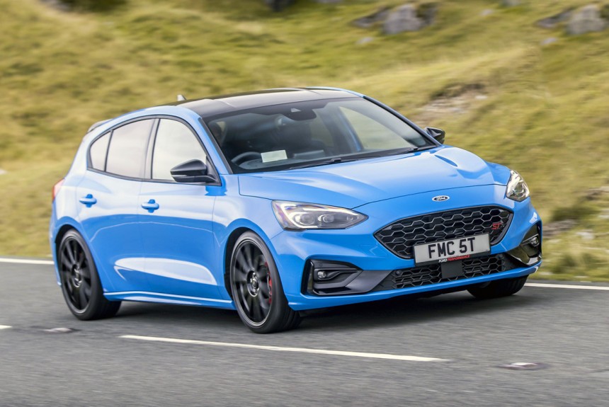 Ford Focus ST Edition стал еще «горячее» с новой подвеской Ford Focus ST Edition стал еще «горячее» с новой подвеской