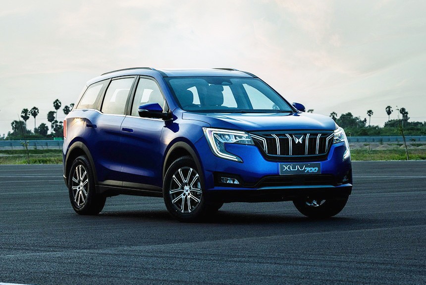 Кроссовер Mahindra XUV700 дебютировал с новым логотипом Кроссовер Mahindra XUV700 дебютировал с новым логотипом