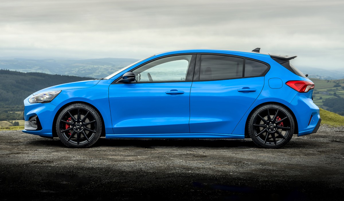 Ford Focus ST Edition стал еще «горячее» с новой подвеской Ford Focus ST Edition стал еще «горячее» с новой подвеской