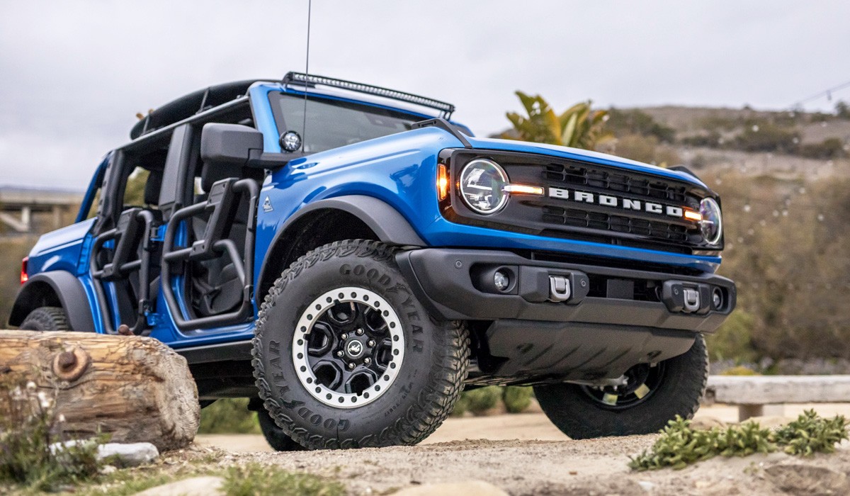 Пляжный Ford Bronco Riptide показал ассортимент доработок Пляжный Ford Bronco Riptide показал ассортимент доработок