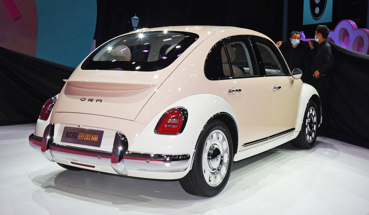 Электромобиль Ora Ballet Cat развил тему классического Жука Электромобиль Ora Ballet Cat развил тему классического Жука