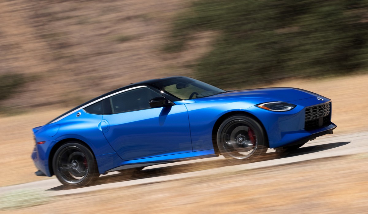Представлен новый серийный спорткар Nissan Z Представлен новый серийный спорткар Nissan Z