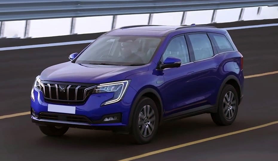 Кроссовер Mahindra XUV700 дебютировал с новым логотипом Кроссовер Mahindra XUV700 дебютировал с новым логотипом