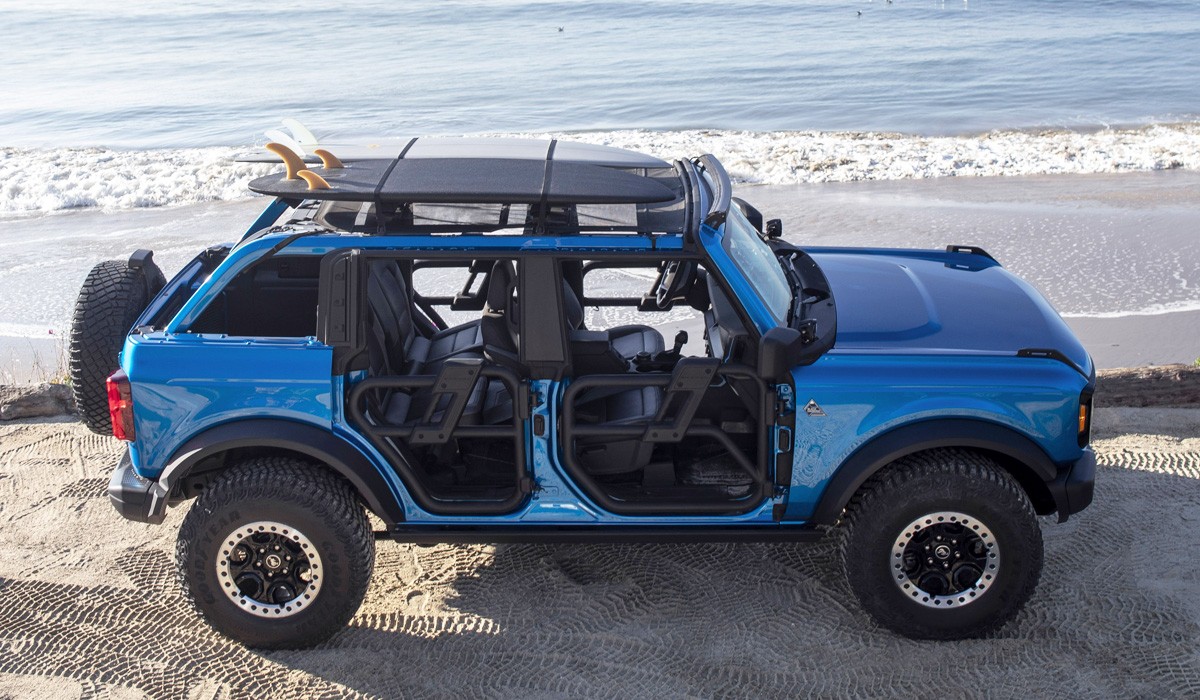 Пляжный Ford Bronco Riptide показал ассортимент доработок Пляжный Ford Bronco Riptide показал ассортимент доработок