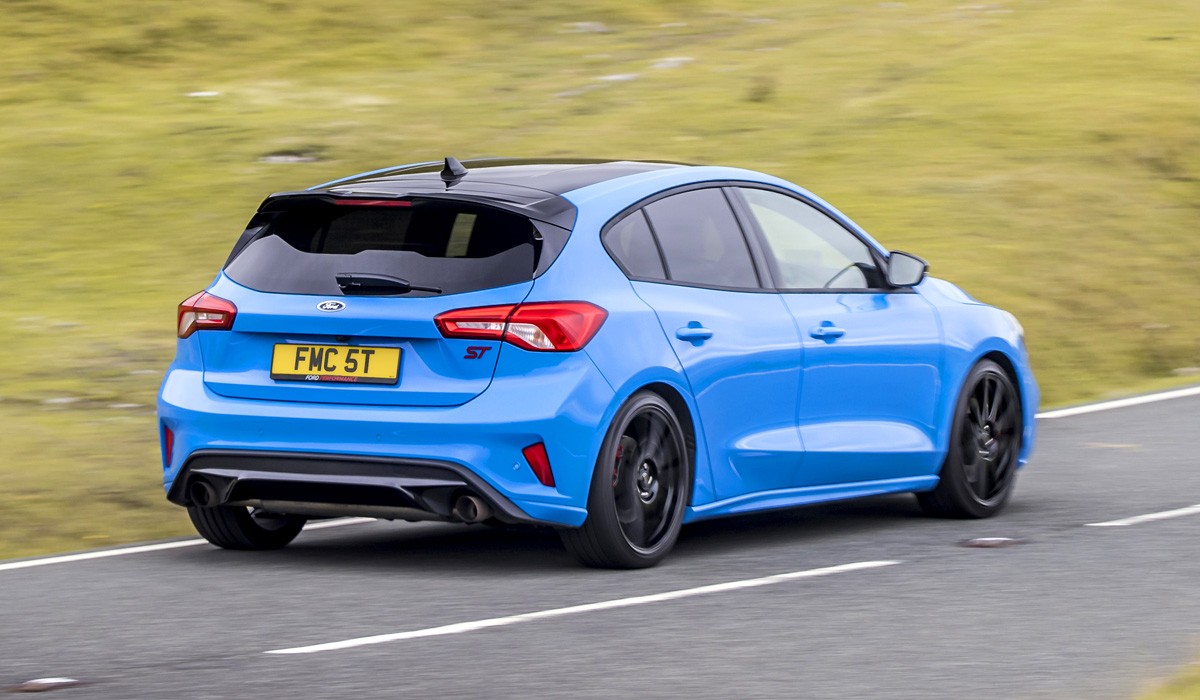 Ford Focus ST Edition стал еще «горячее» с новой подвеской Ford Focus ST Edition стал еще «горячее» с новой подвеской