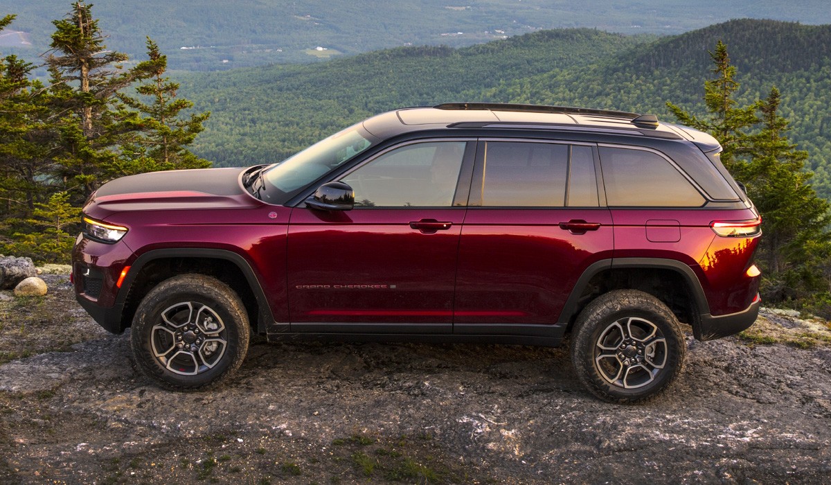 Новый Jeep Grand Cherokee: представлена короткая версия Новый Jeep Grand Cherokee: представлена короткая версия