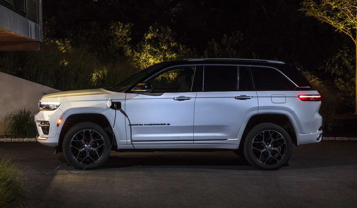 Новый Jeep Grand Cherokee: представлена короткая версия Новый Jeep Grand Cherokee: представлена короткая версия