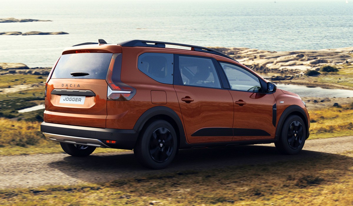 Представлен новый семиместный универсал Dacia Jogger. Будущий Ларгус? Представлен новый семиместный универсал Dacia Jogger. Будущий Ларгус?