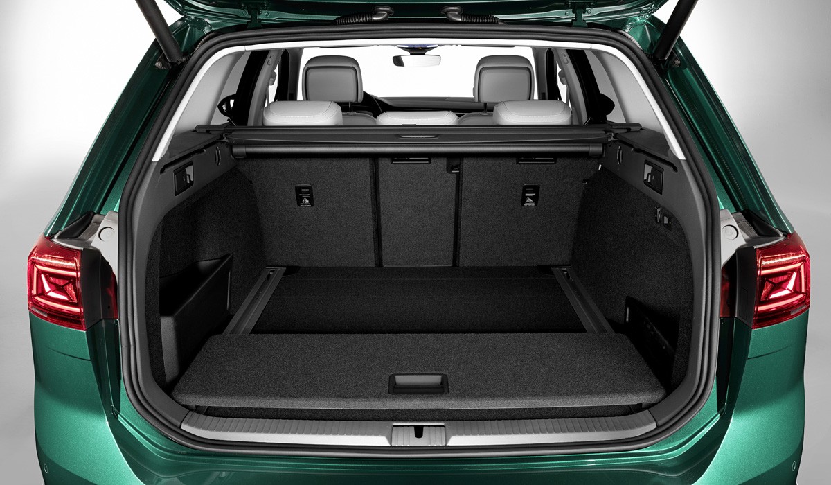 Volkswagen Passat Alltrack вернулся в Россию: объявлена цена