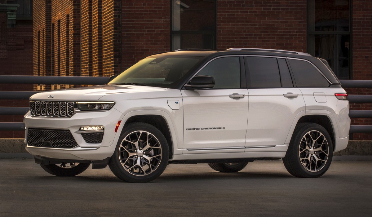 Новый Jeep Grand Cherokee: представлена короткая версия Новый Jeep Grand Cherokee: представлена короткая версия