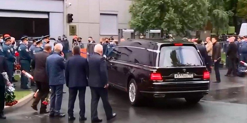 Катафалк Аурус Лафет впервые появился на публике Катафалк Аурус Лафет впервые появился на публике