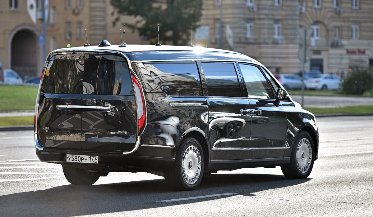 Сертифицирован бронированный минивэн Aurus Arsenal: характеристики Сертифицирован бронированный минивэн Aurus Arsenal: характеристики