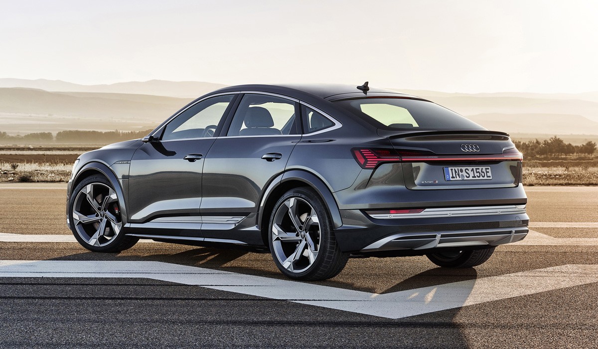 Трехмоторный Audi e-tron S выходит на российский рынок Трехмоторный Audi e-tron S выходит на российский рынок