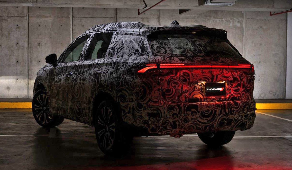 Под маркой Dodge появится китайский кроссовер Под маркой Dodge появится китайский кроссовер