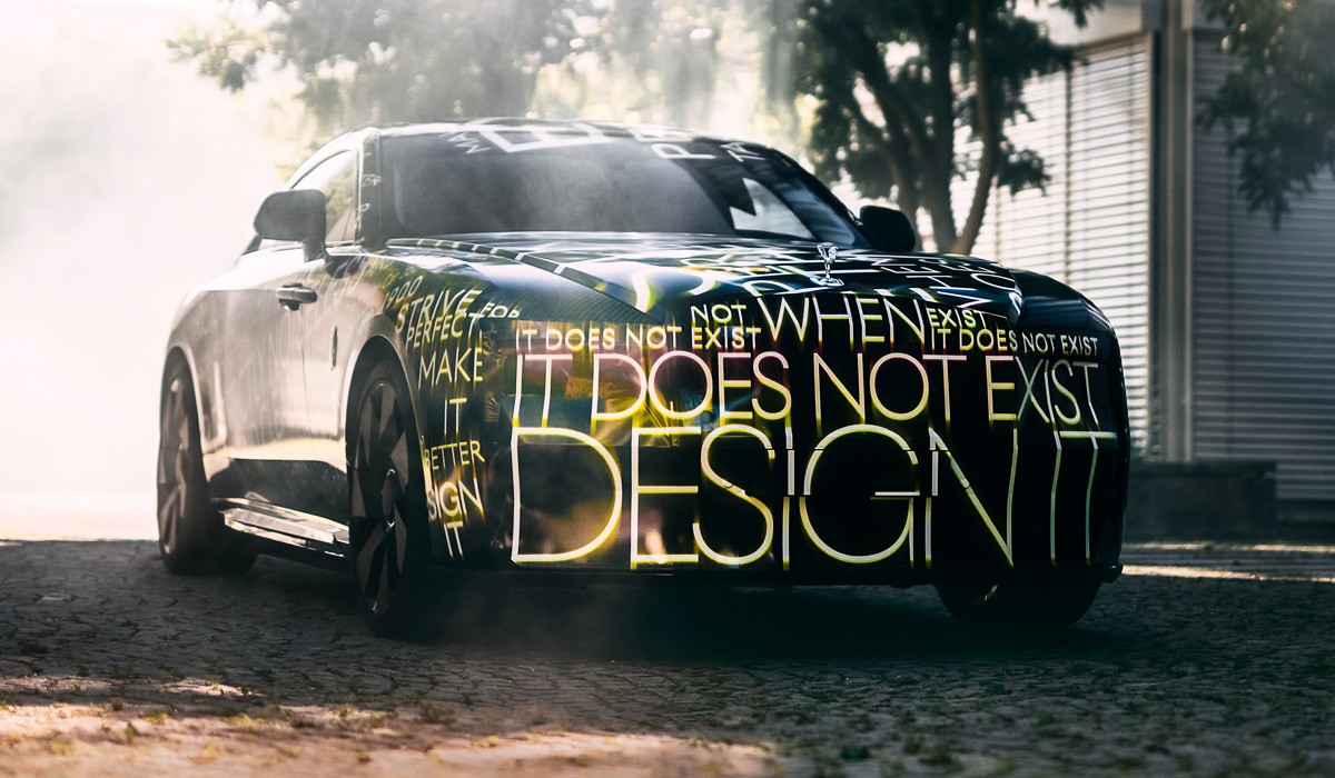 Rolls-Royce Spectre станет первым электромобилем марки