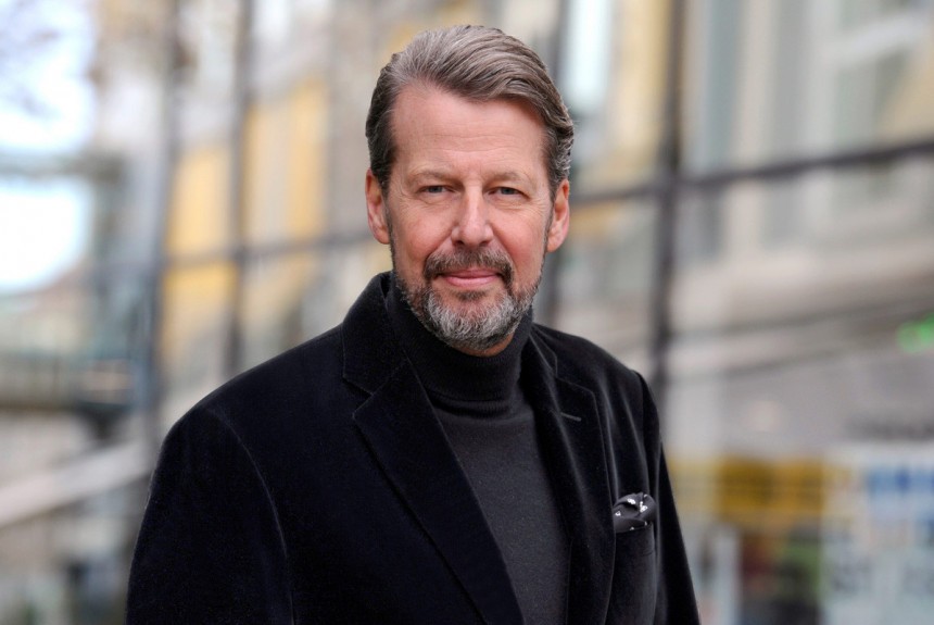 Бывший шеф-дизайнер Bentley возглавил стилистов Geely Бывший шеф-дизайнер Bentley возглавил стилистов Geely