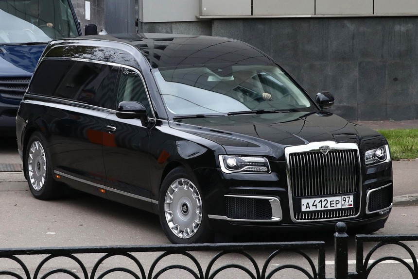 Катафалк Аурус Лафет впервые появился на публике Катафалк Аурус Лафет впервые появился на публике