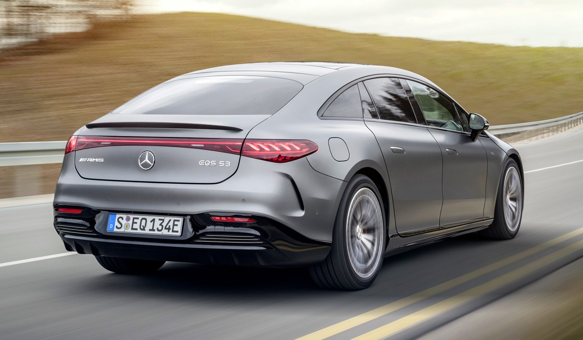 Mercedes-AMG EQS 53: первый серийный электромобиль AMG