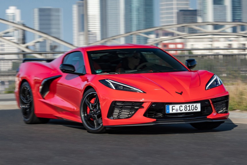 Новый Corvette пришел в Европу: мощность меньше, цены выше