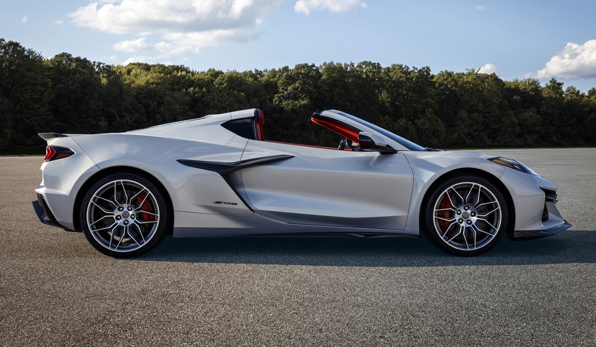 Новый Chevrolet Corvette Z06 — с атмосферником вместо компрессора Новый Chevrolet Corvette Z06 — с атмосферником вместо компрессора