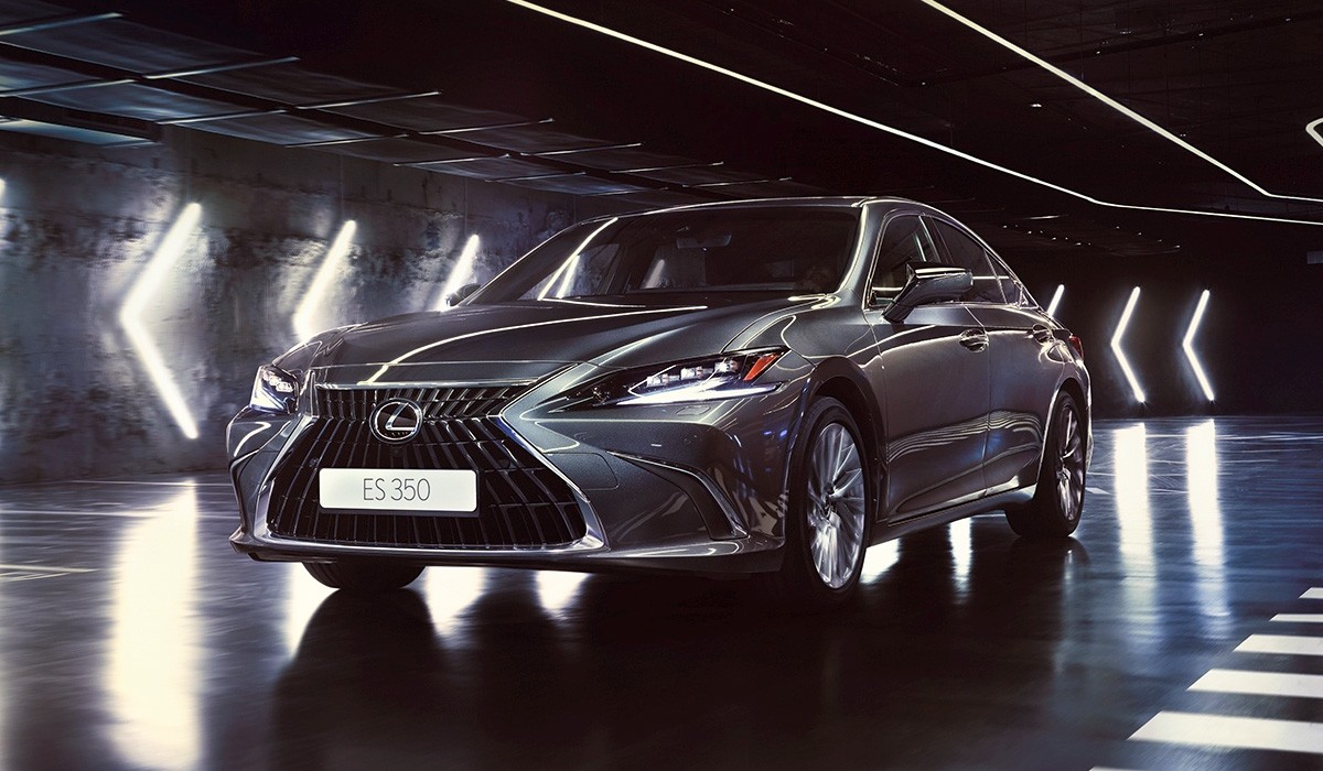 Обновленный Lexus ES вышел на рынок и уже подорожал Обновленный Lexus ES вышел на рынок и уже подорожал