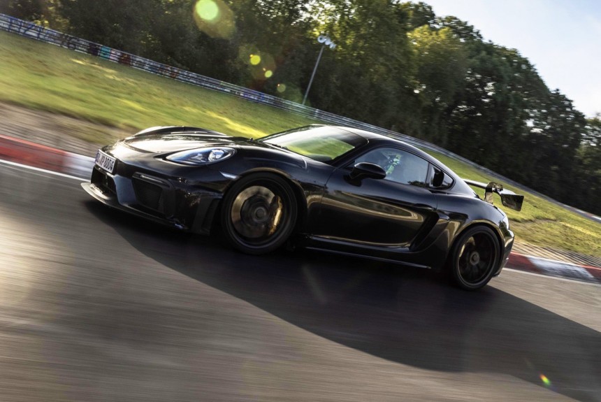 Самый мощный Porsche 718 показал свои возможности до дебюта Самый мощный Porsche 718 показал свои возможности до дебюта