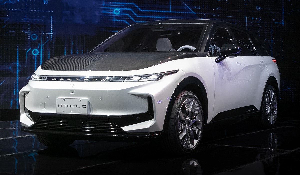 Foxconn выходит на рынок электромобилей: три модели Foxtron Foxconn выходит на рынок электромобилей: три модели Foxtron