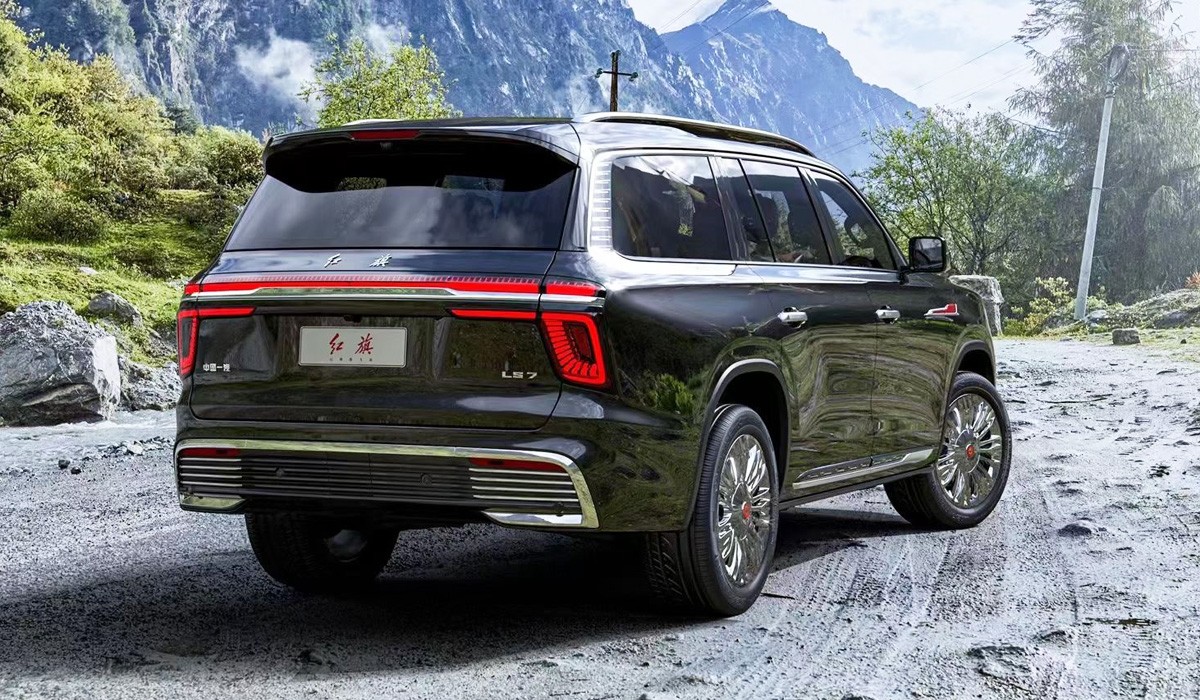 Новый Hongqi LS7 станет самым большим китайским внедорожником Новый Hongqi LS7 станет самым большим китайским внедорожником