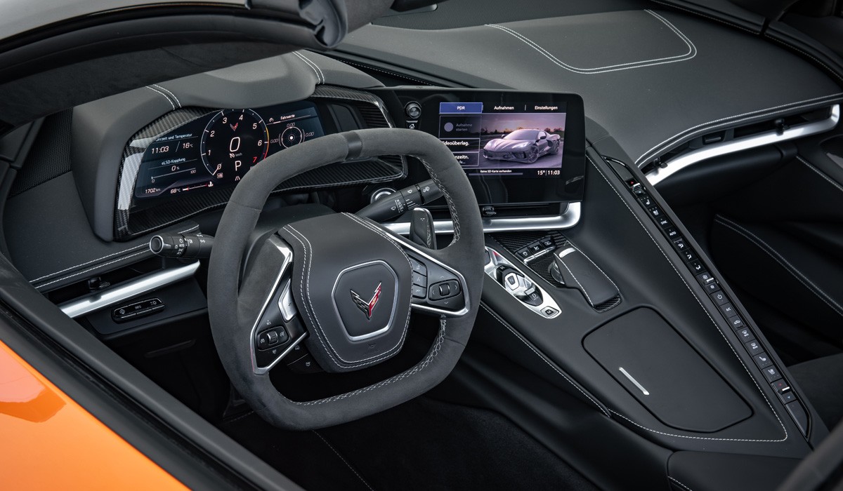 Новый Corvette пришел в Европу: мощность меньше, цены выше