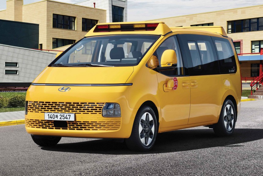 Из минивэна Hyundai Staria сделали школьный транспорт Из минивэна Hyundai Staria сделали школьный транспорт