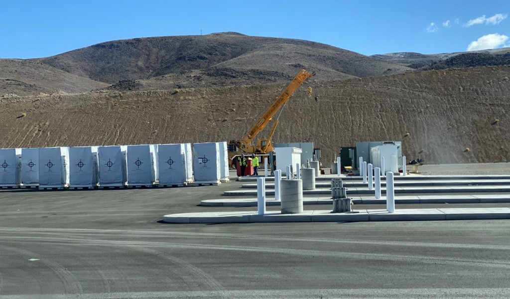 Tesla Roadster и Semi опять задерживаются