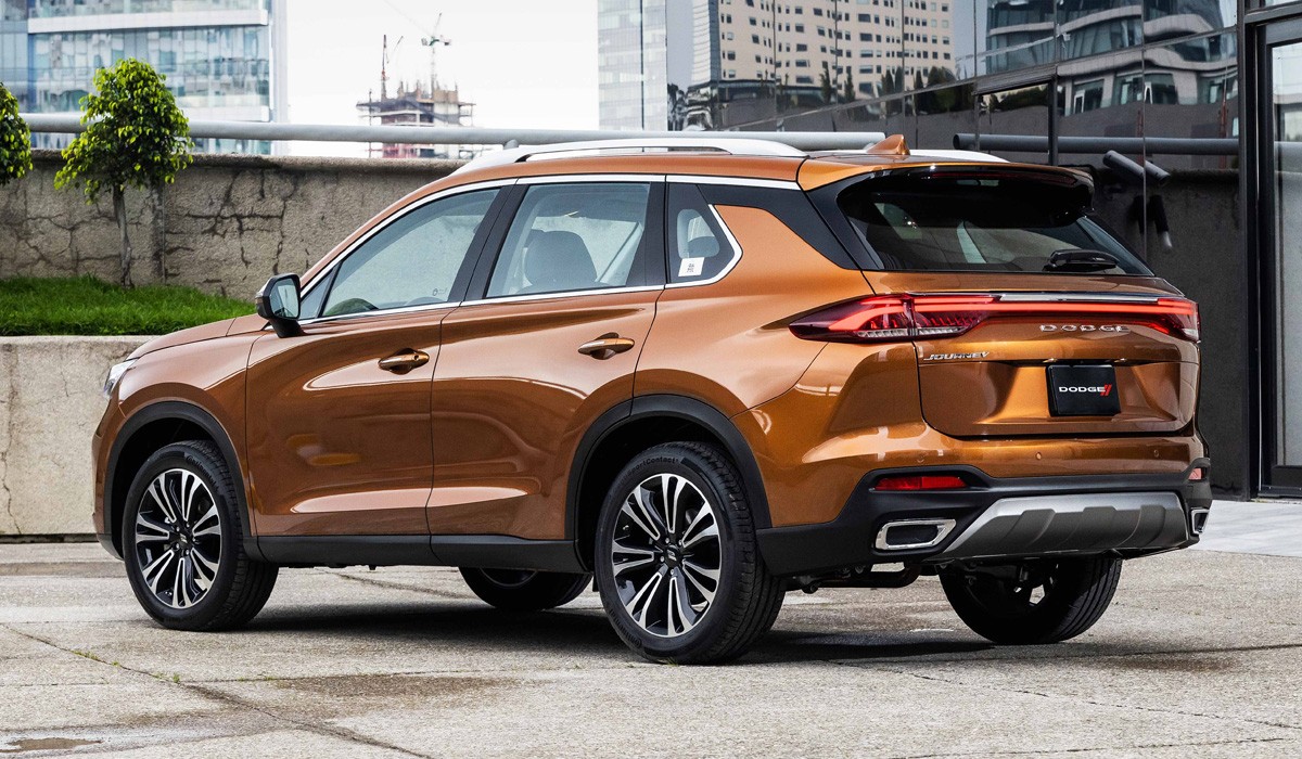 Представлен кроссовер Dodge Journey второго поколения