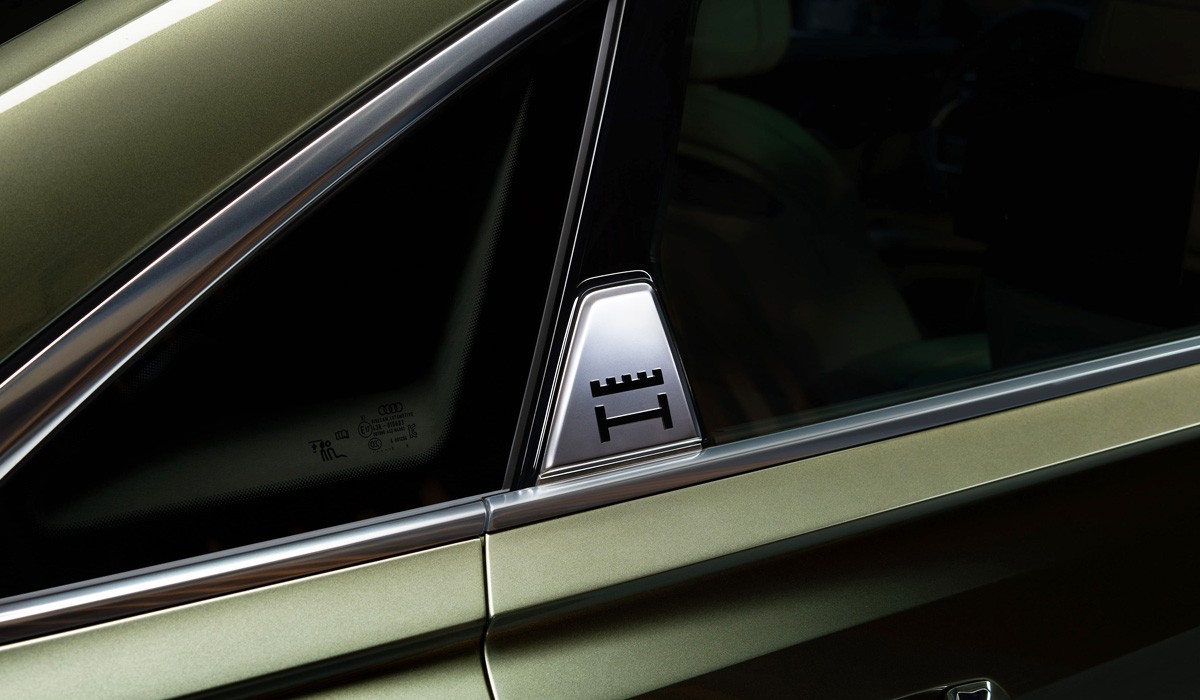 У Майбаха появился конкурент — новый седан Audi A8L Horch У Майбаха появился конкурент — новый седан Audi A8L Horch