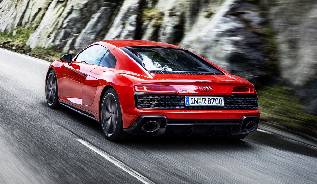 Заднеприводный Audi R8 стал мощнее и быстрее Заднеприводный Audi R8 стал мощнее и быстрее