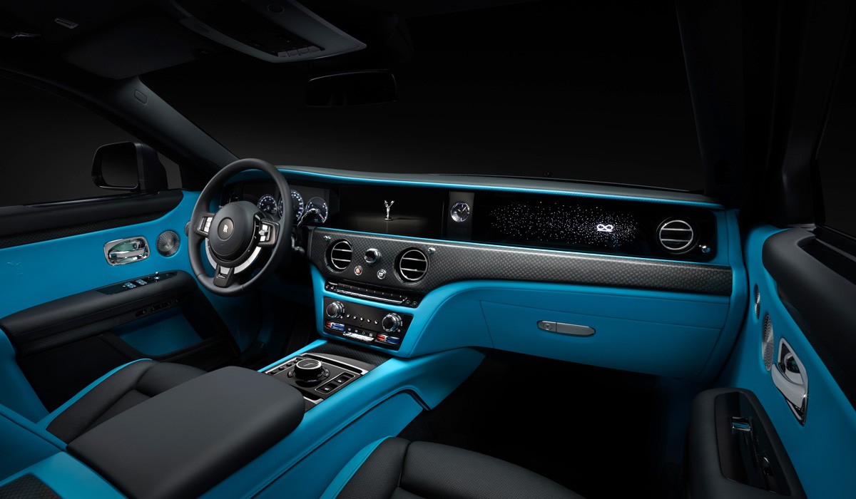 Представлен самый мощный Rolls-Royce Black Badge Ghost Представлен самый мощный Rolls-Royce Black Badge Ghost