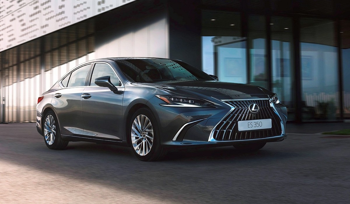 Обновленный Lexus ES вышел на рынок и уже подорожал Обновленный Lexus ES вышел на рынок и уже подорожал