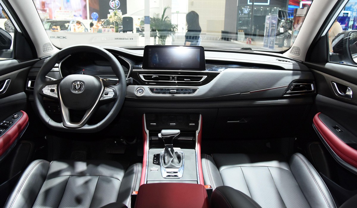 Обновлен кроссовер Changan CS75 первого поколения Обновлен кроссовер Changan CS75 первого поколения