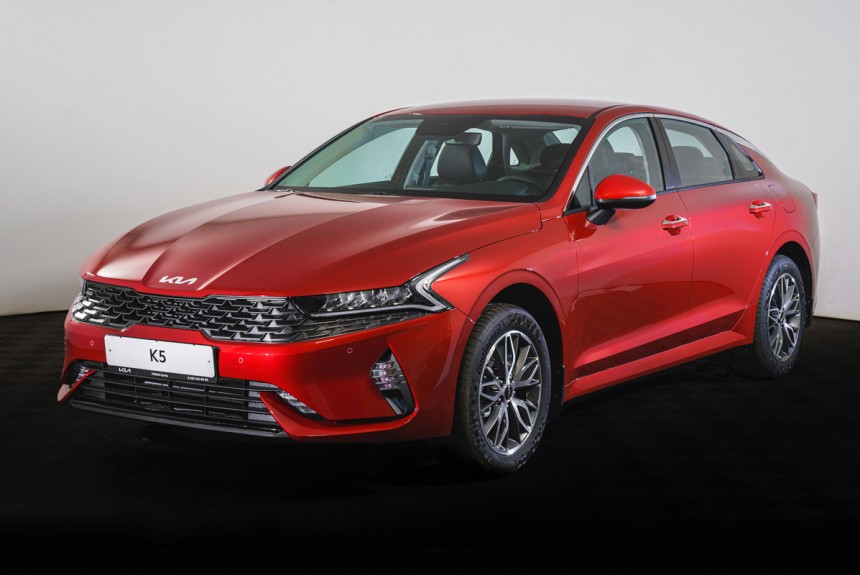 Седан Kia K5 стал богаче к новому модельному году Седан Kia K5 стал богаче к новому модельному году