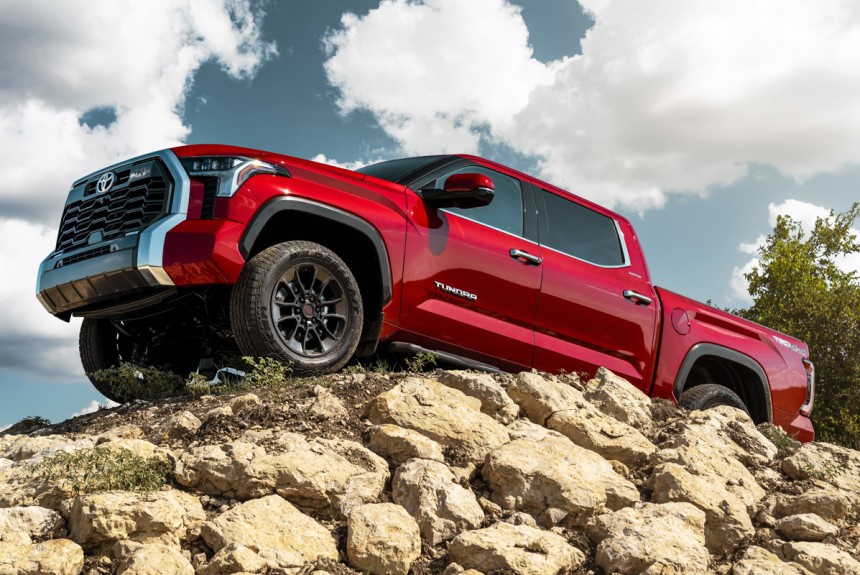 Toyota опередила GM по объему продаж в США