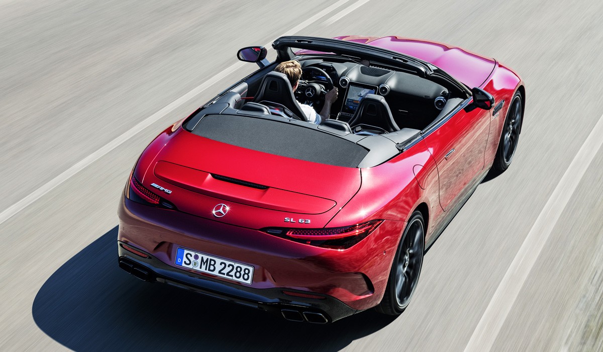 Новый Mercedes-AMG SL и частичное возвращение к истокам