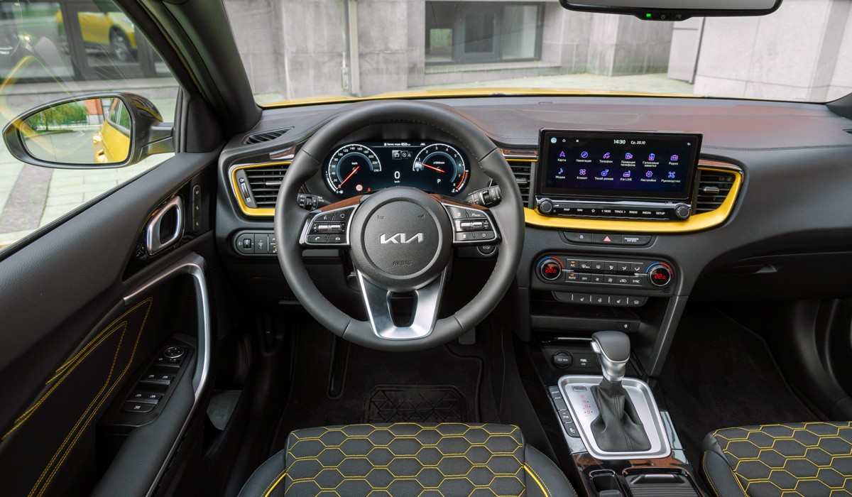 Кросс-хэтчбек Kia XCeed сменил базовый мотор: цены в России Кросс-хэтчбек Kia XCeed сменил базовый мотор: цены в России