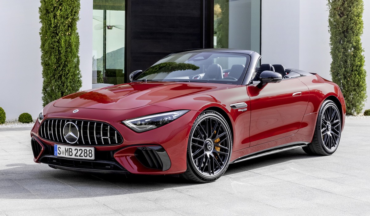 Новый Mercedes-AMG SL и частичное возвращение к истокам