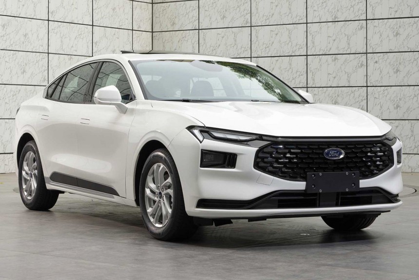 Новые Ford Mondeo и Lincoln Zephyr без камуфляжа