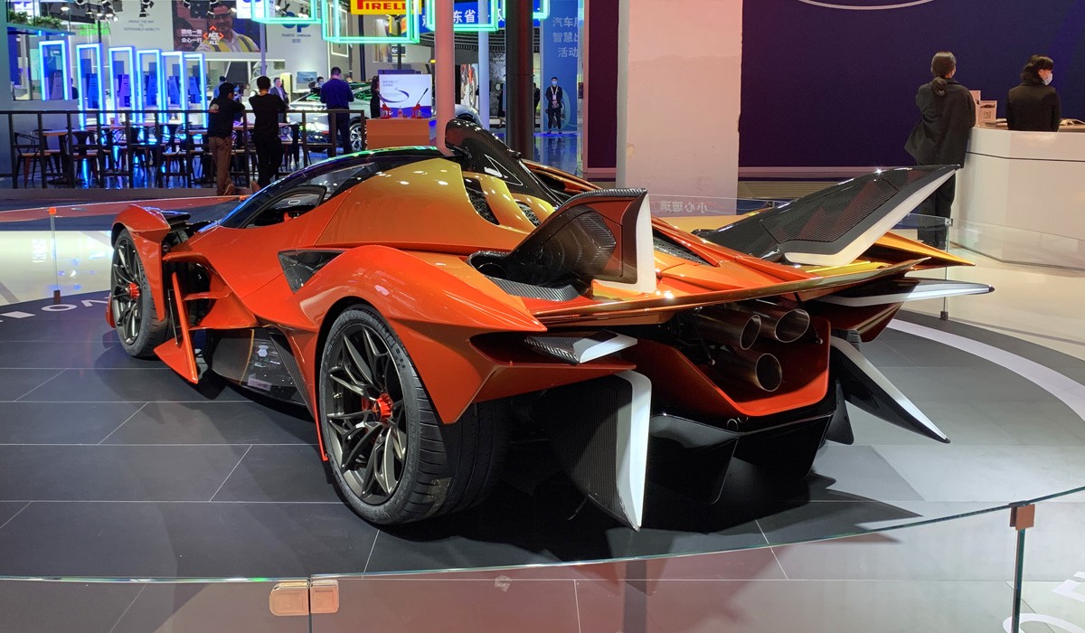 Гиперкар Apollo Evo дебютировал вместе с электромобилем EVision S