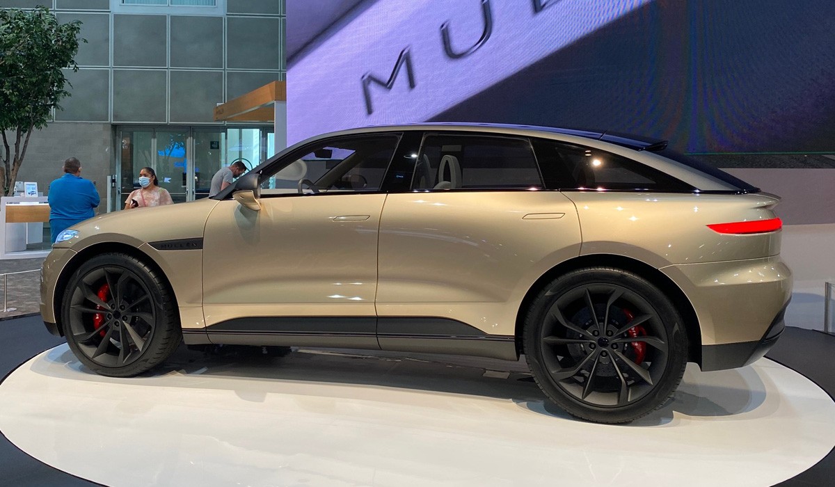 Новый американский кроссовер Mullen Five Новый американский кроссовер Mullen Five