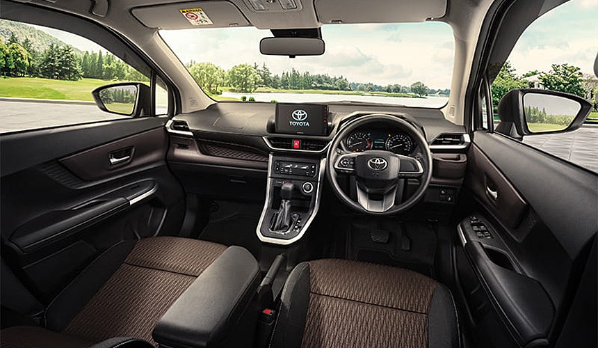 Новые компактвэны Toyota Avanza и Veloz: теперь без рамы Новые компактвэны Toyota Avanza и Veloz: теперь без рамы