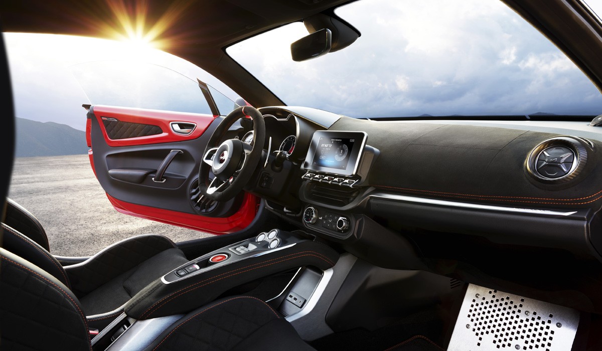 Купе Alpine A110 стало мощнее и быстрее в новых версиях