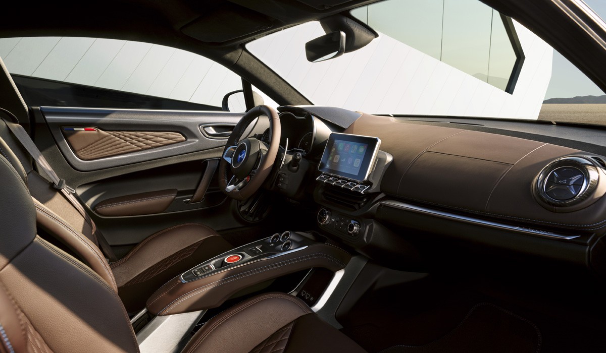 Купе Alpine A110 стало мощнее и быстрее в новых версиях